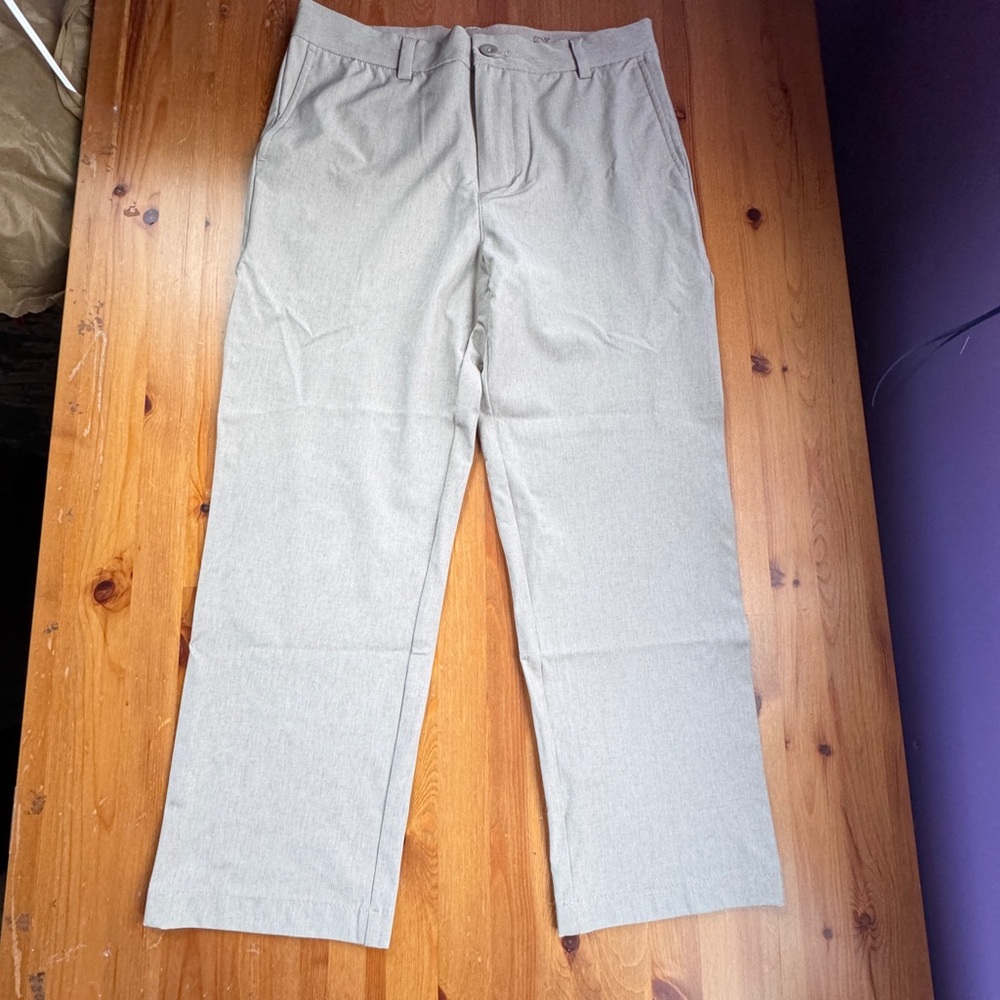Vineyard Vines khakis size 16